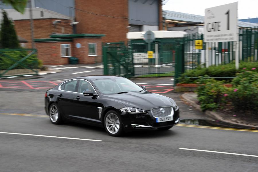  Jaguar XF 2.2 Diesel 2012 года  (фото 2 из 12)